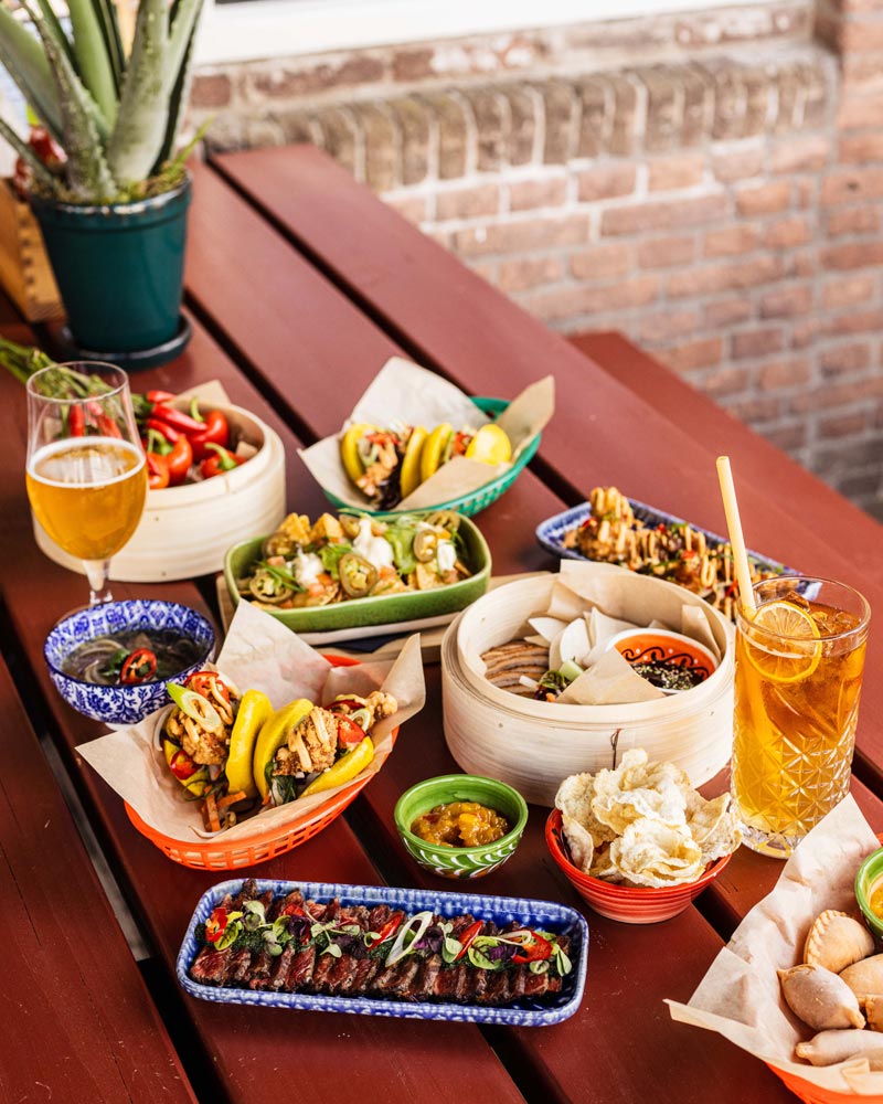 Chido bites terras in Weesp